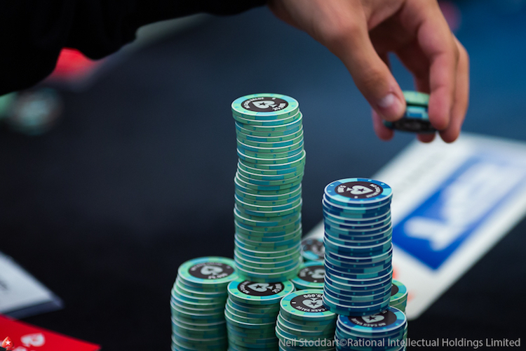 What is a Poker Straddle? And Should You Ever Straddle?