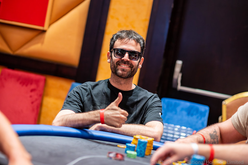 Artus Gimenez giving the thumbs up